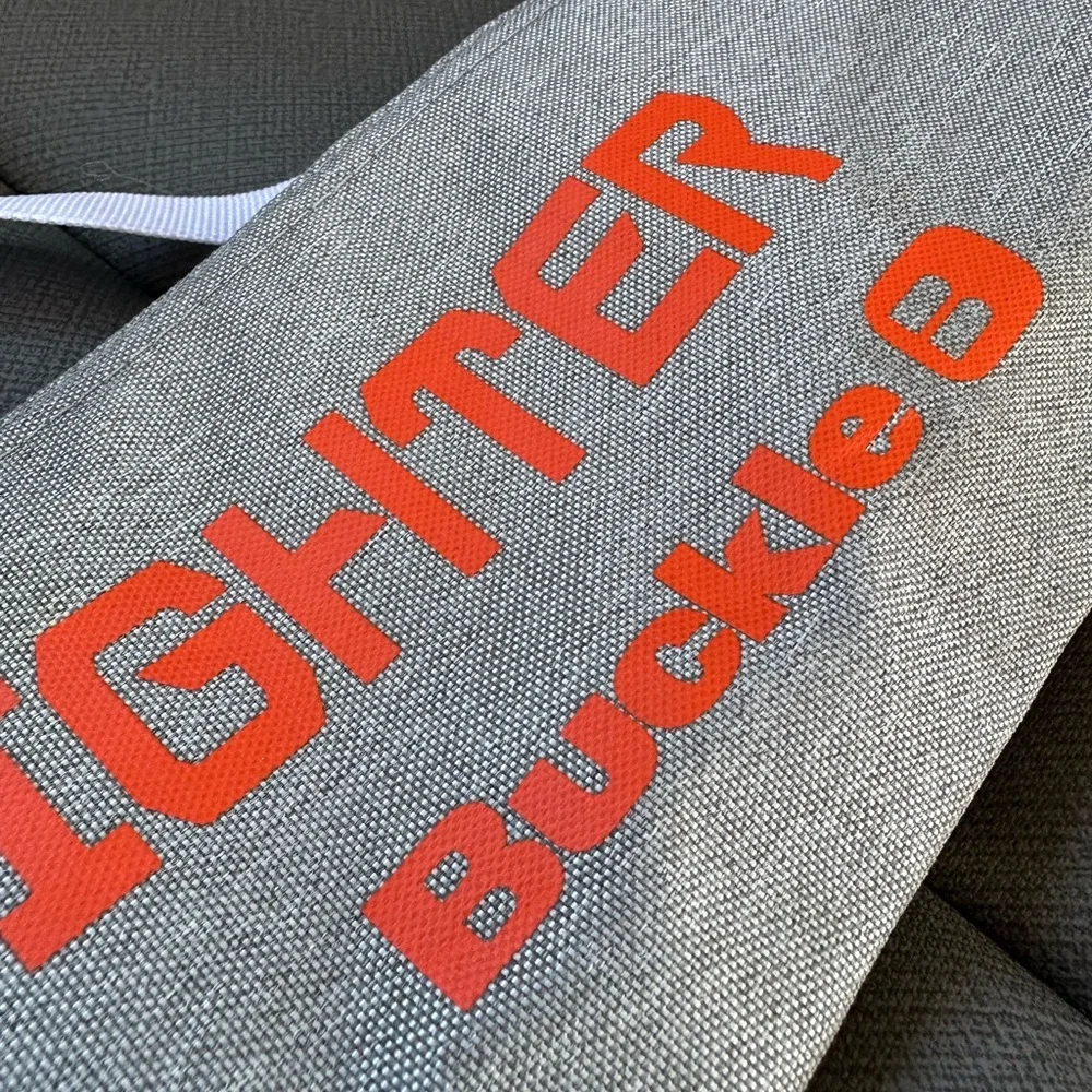 NWOT Buckle Can Cooler with adjustable carrying strap. Fits 6 cans! - Picture 5 of 8